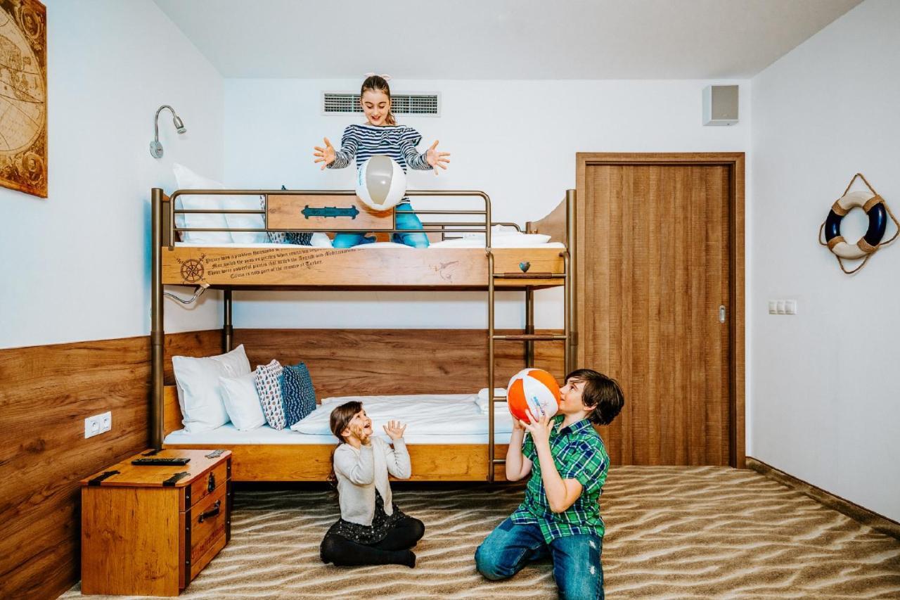 Aquapalace Hotel Prague Čestlice Dış mekan fotoğraf