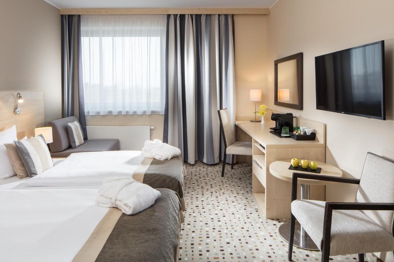 Aquapalace Hotel Prague Čestlice Dış mekan fotoğraf