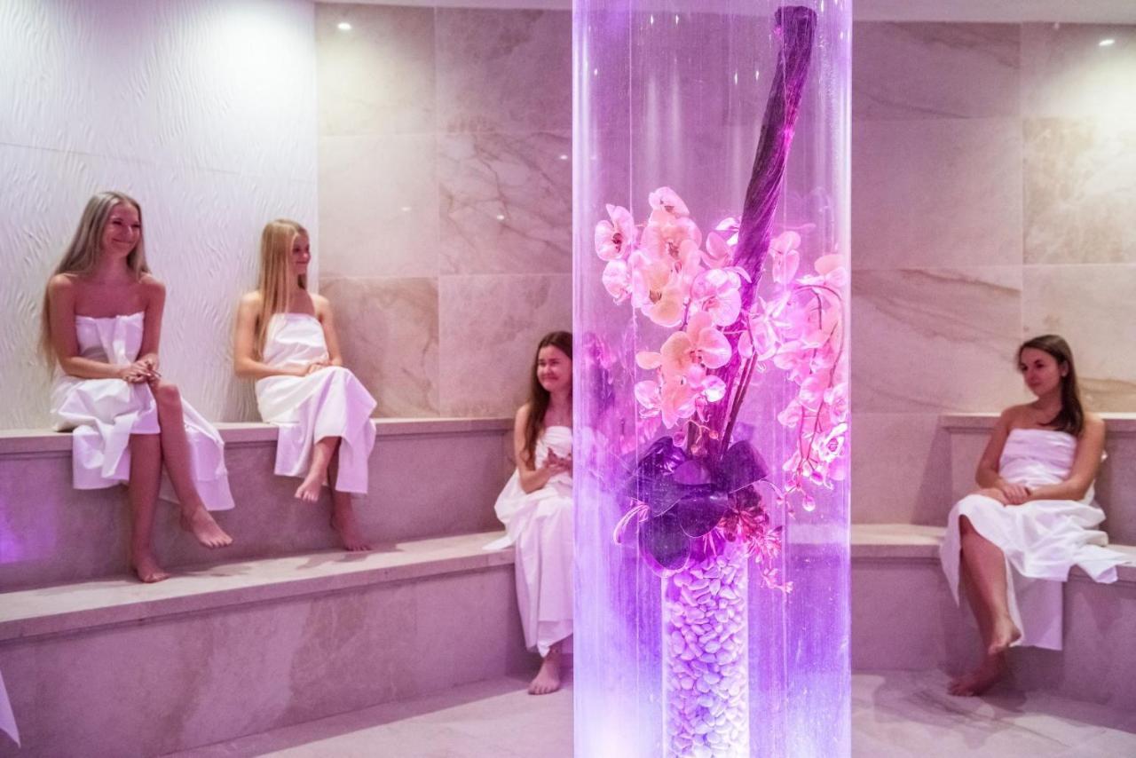 Aquapalace Hotel Prague Čestlice Dış mekan fotoğraf