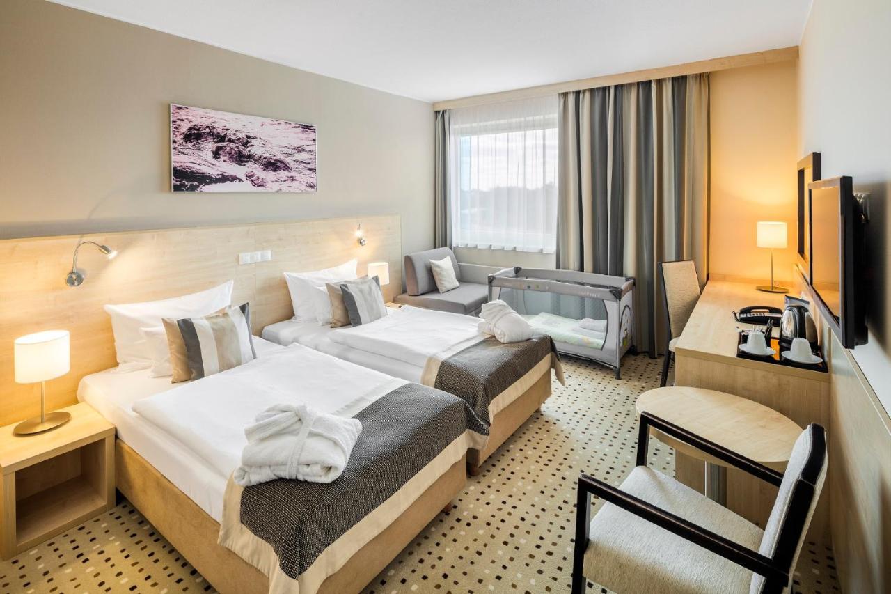 Aquapalace Hotel Prague Čestlice Dış mekan fotoğraf